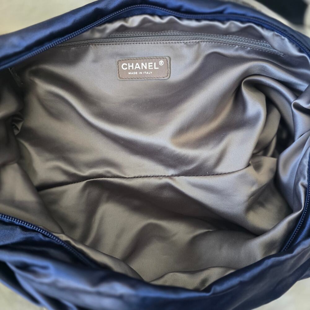 Chanel 2.55 Reissue "Butterfly" Bag in Navy Satin - Picture 5 of 12